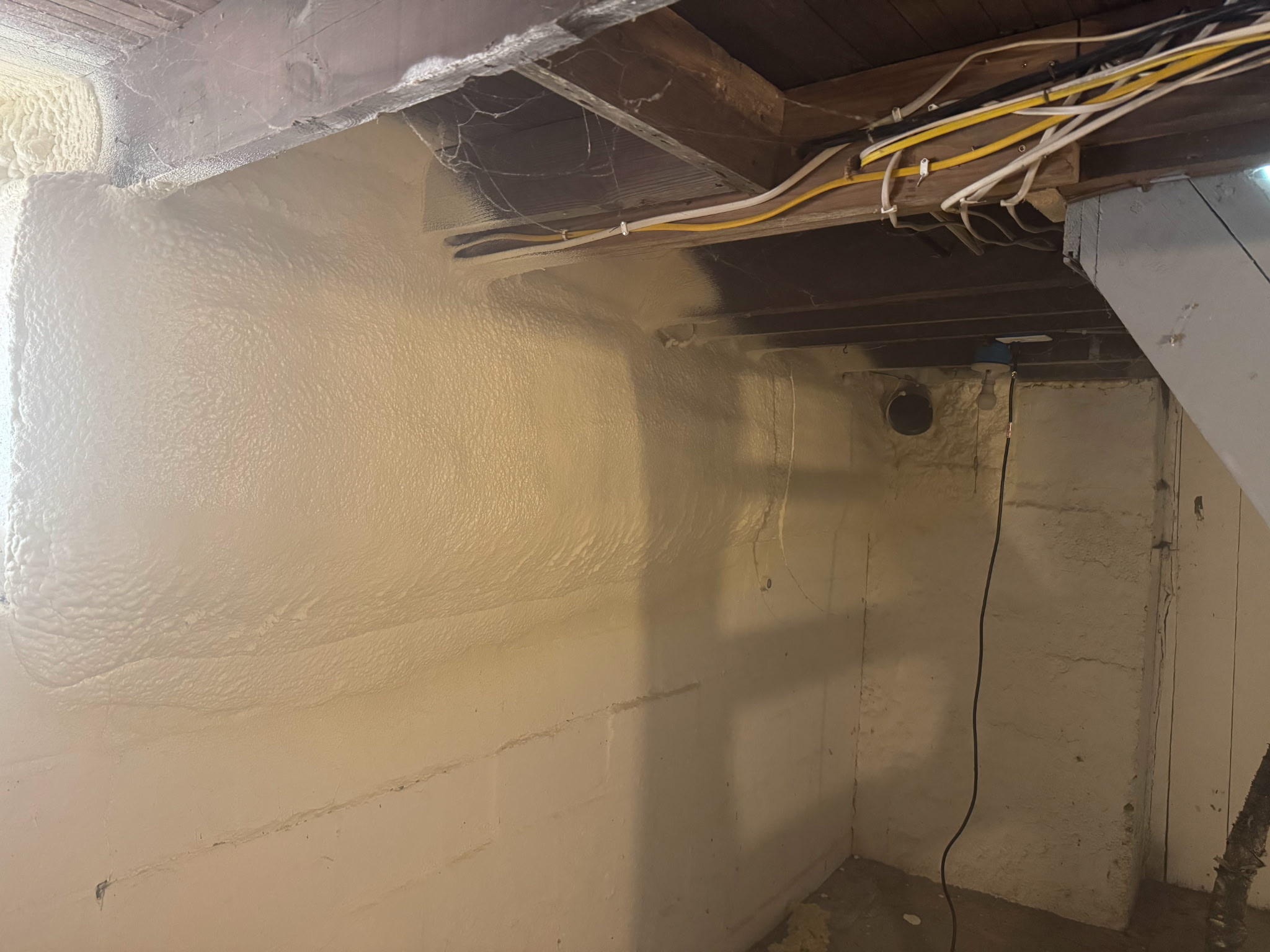 Blow-in crawl space insulation Cincinnati